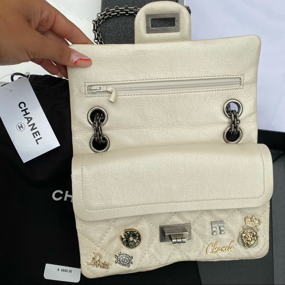 SOLD CHANEL LUCKY CHARM LIMITED EDITION 224 - Picture 8 of 17